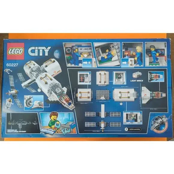 LEGO CITY: Lunar Space Station (60227) NEW SEALED - Picture 2 of 8